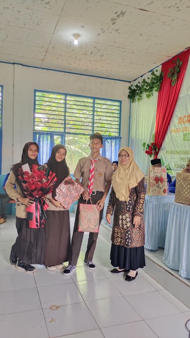 Penerimaan Rapor Semester Ganjil T.A 2025/2026